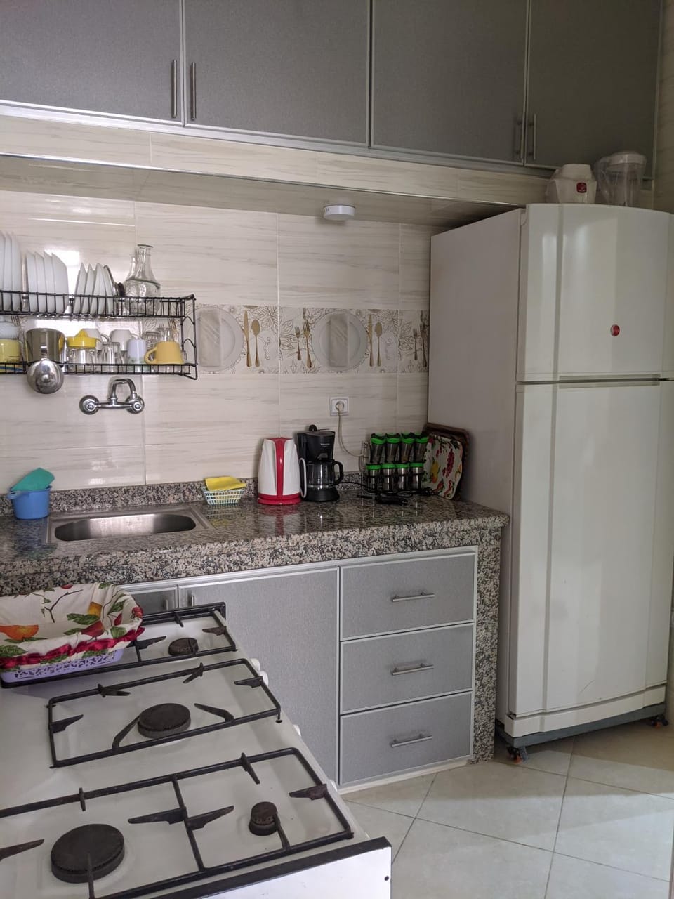 Coffee/tea facilities, Kitchen or kitchenette, Food and drinks, Food, oven, stove