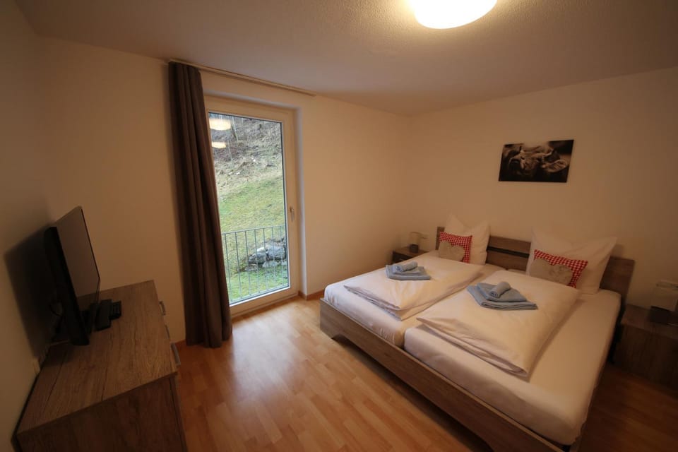 TV and multimedia, Bedroom, towels