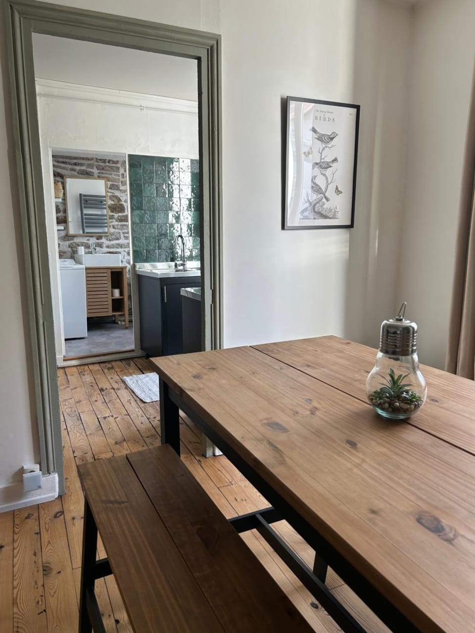 Kitchen or kitchenette, Dining area