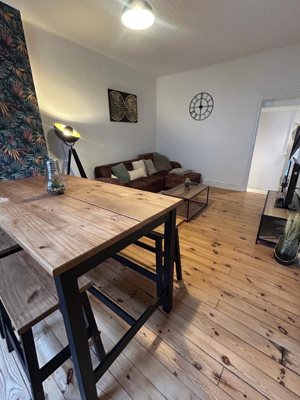 Living room, Dining area