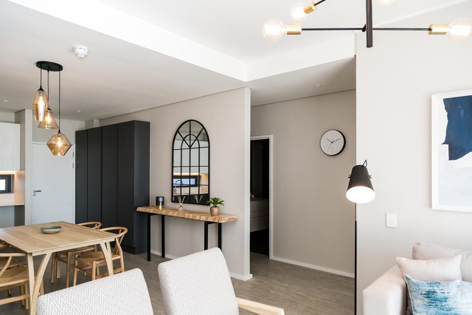 Axis Luxury apartment -mountain and Ocean view -Century City Apartment in Camps Bay