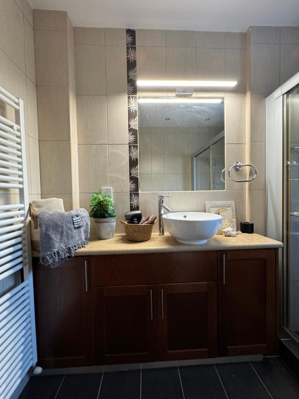 Bathroom, towels