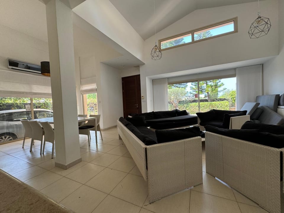 Living room, air conditioner
