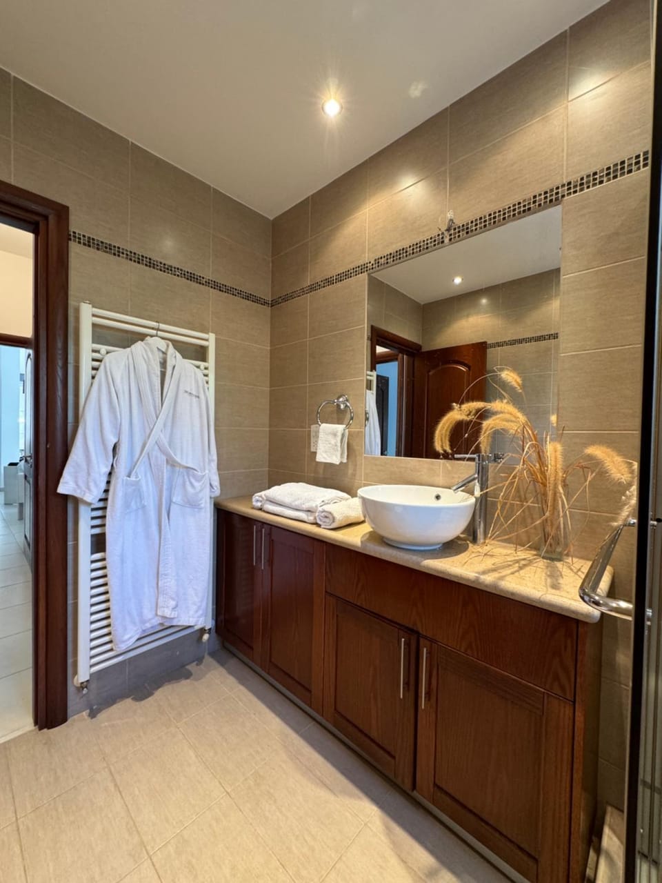 Bathroom, towels