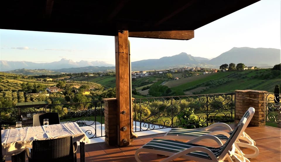 Day, Natural landscape, View (from property/room), Balcony/Terrace, Garden view, Mountain view, Pool view