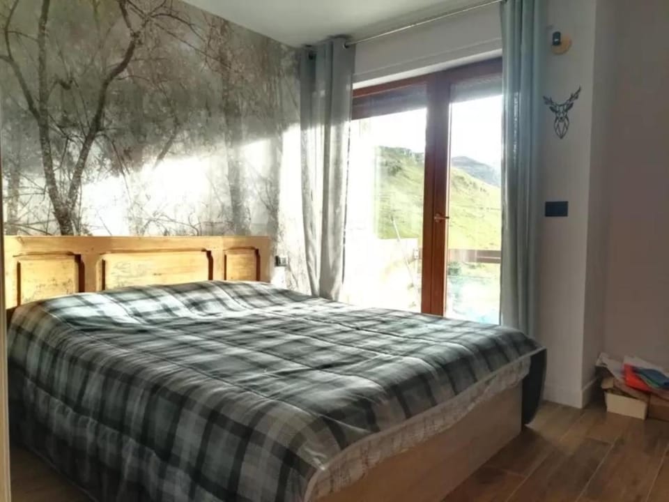 View (from property/room), Photo of the whole room, Bedroom, Mountain view