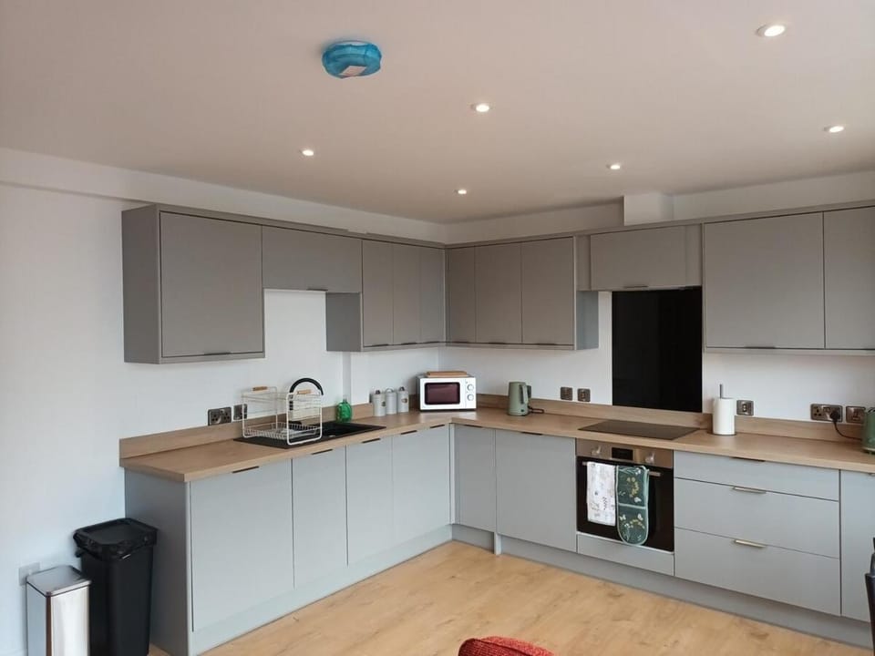 Stylish 3 Bed Apt Sea Views Near the Beach 2B Apartment in Felixstowe
