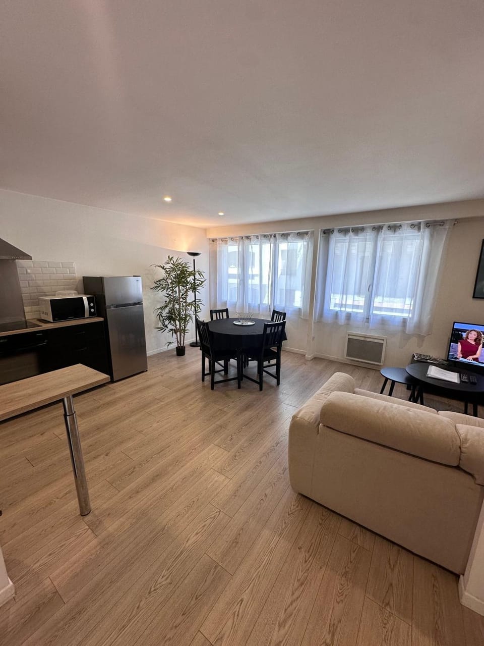 Communal lounge/ TV room, Living room, Seating area, Dining area