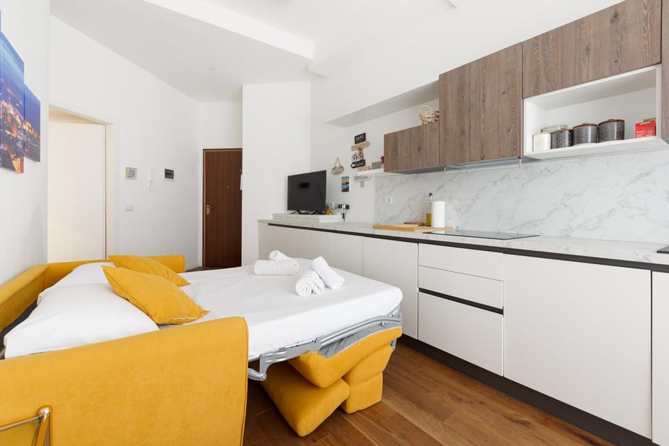 Bed, Living room