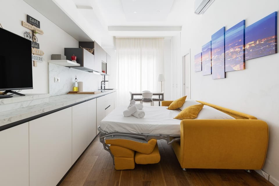Bed, Living room