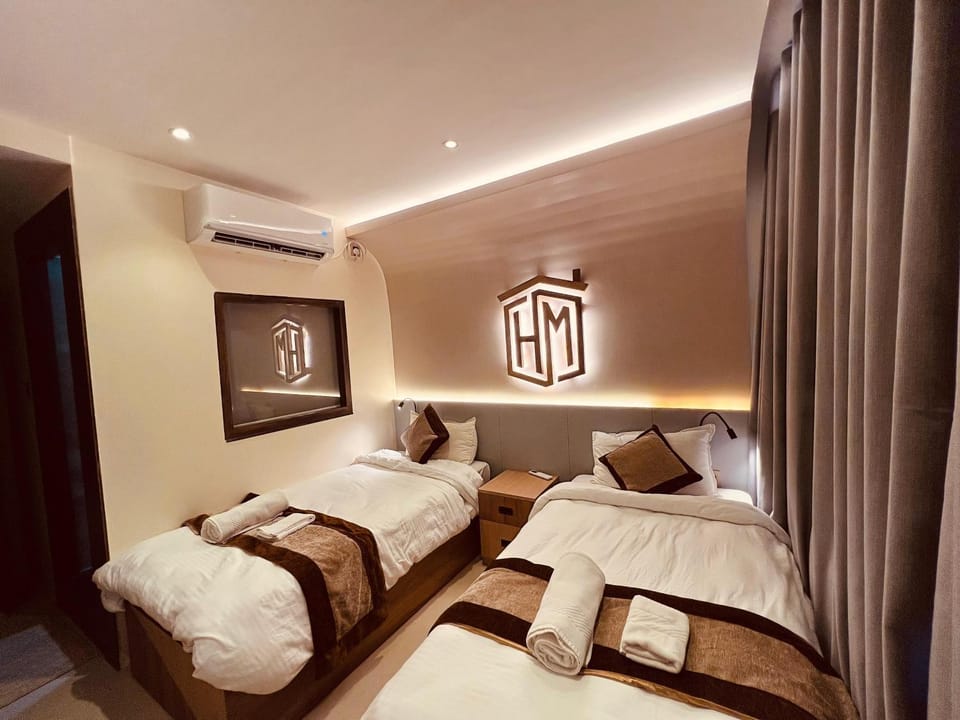 Bed, Bedroom, air conditioner