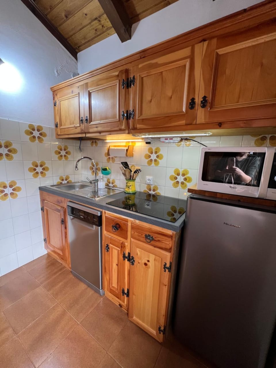 Kitchen or kitchenette, pet friendly, stove, toaster