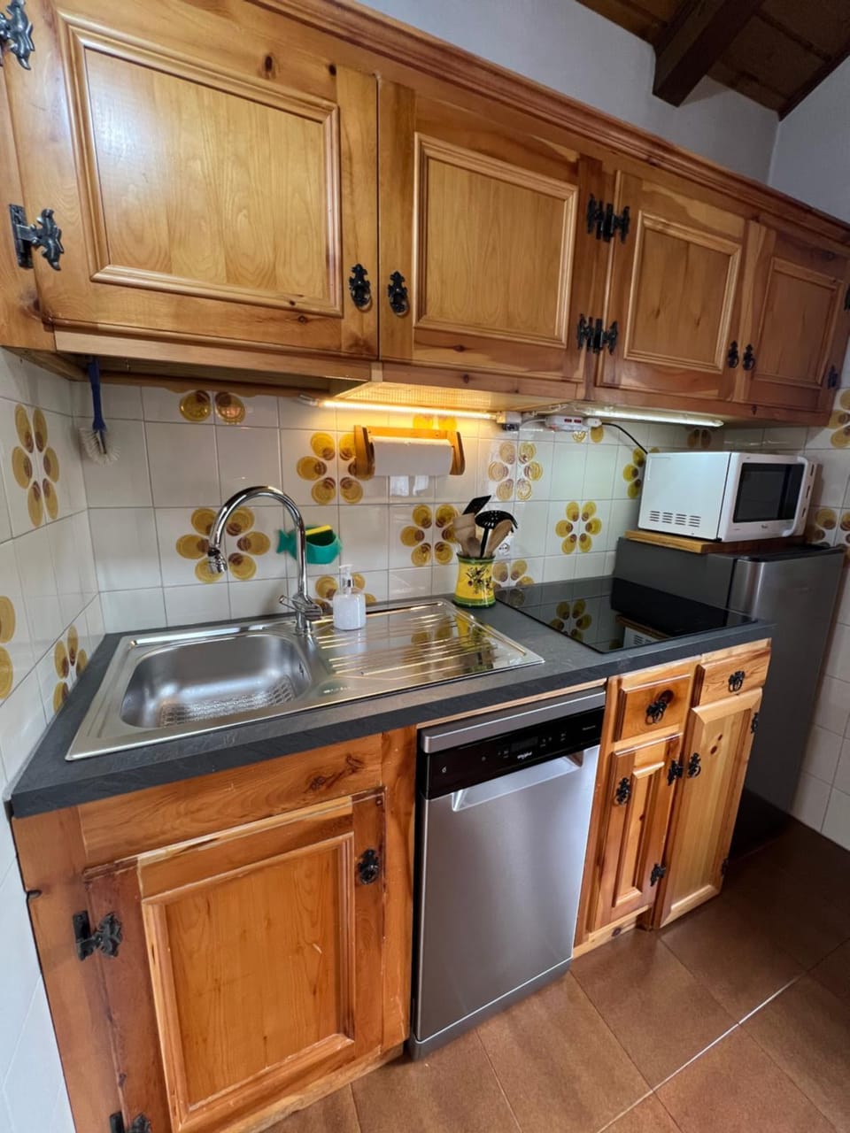 dishwasher, pet friendly, stove