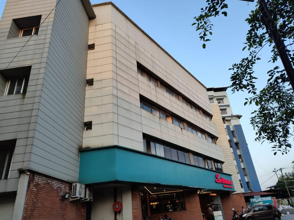 Restaurant/places to eat, Parking