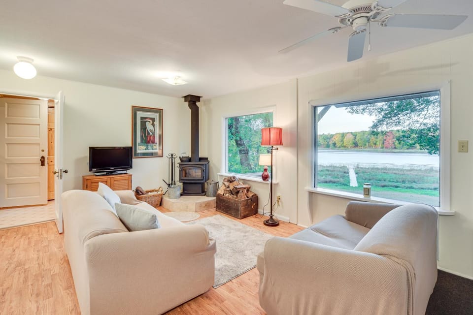 Secluded Lakefront Gem on 300 Acres in Webster House in Wisconsin