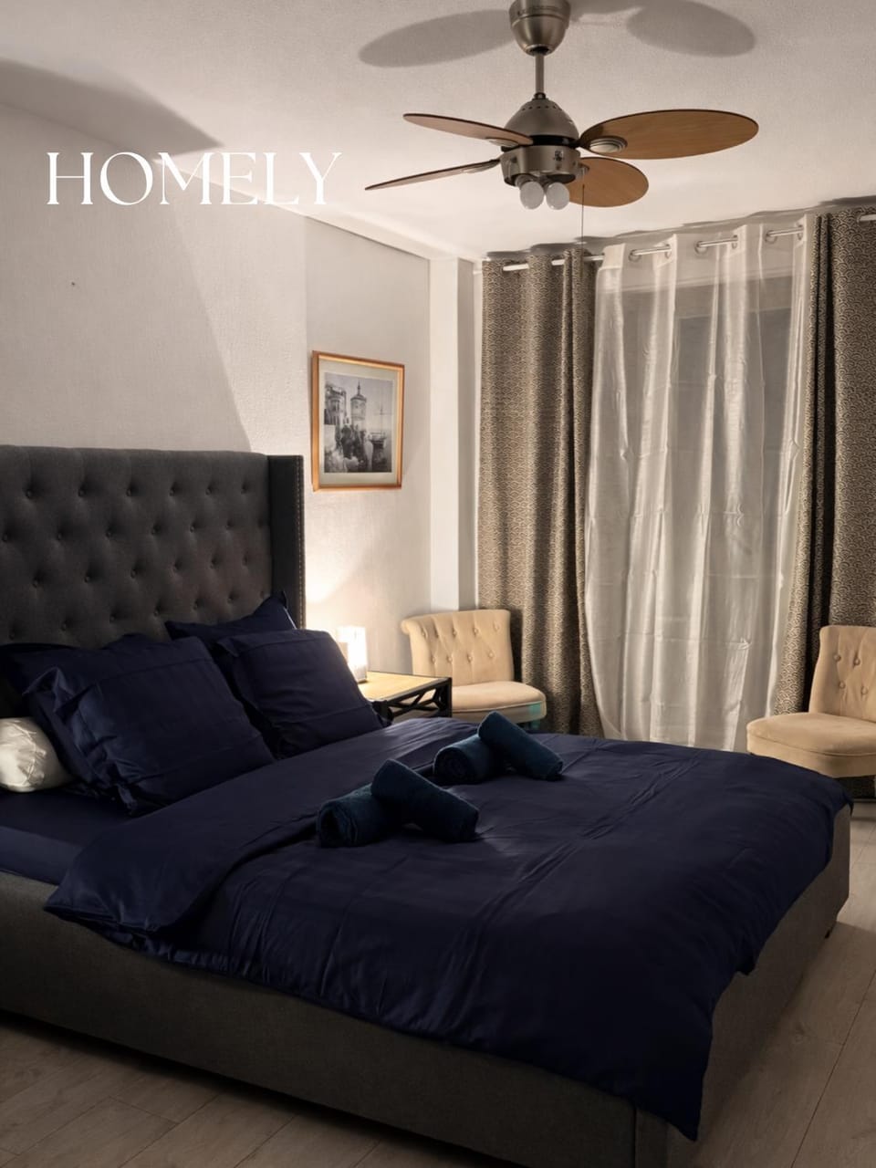 Photo of the whole room, Bedroom