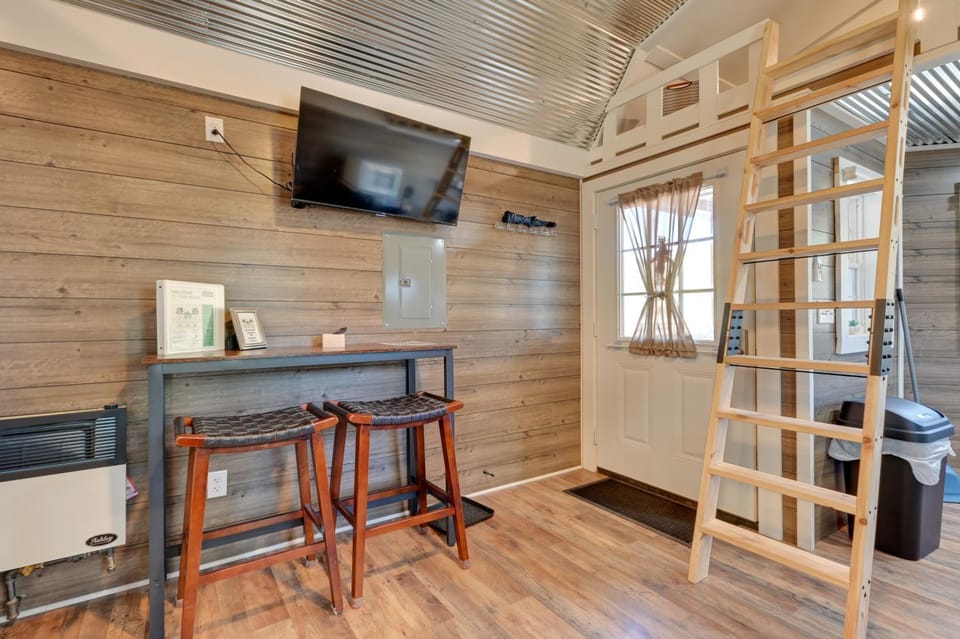 Cabin w/ Trail & Pond Access in Steamboat Rock! Cabin in Iowa