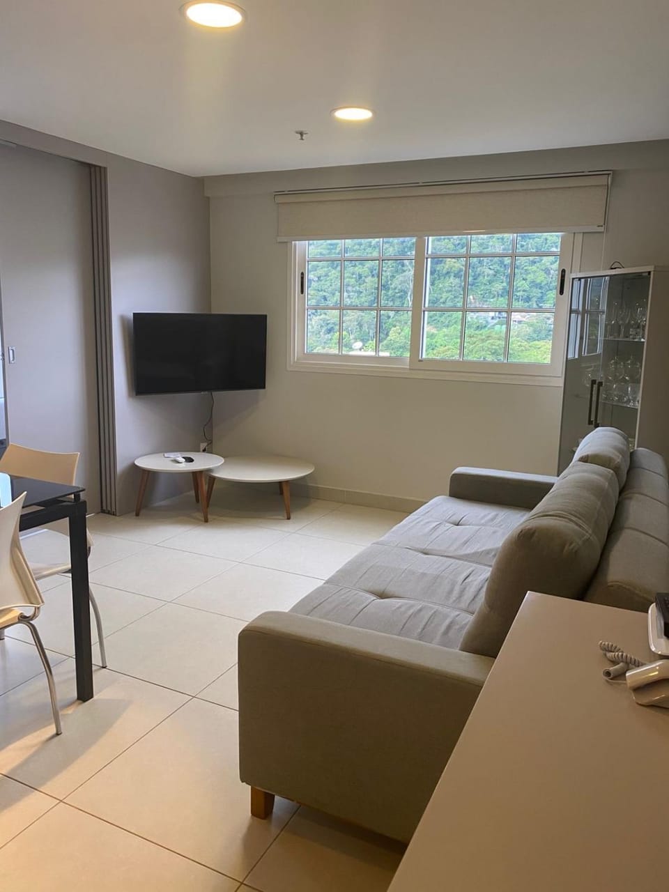 TV and multimedia, Seating area, Mountain view