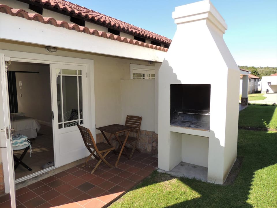 Patio, BBQ facilities