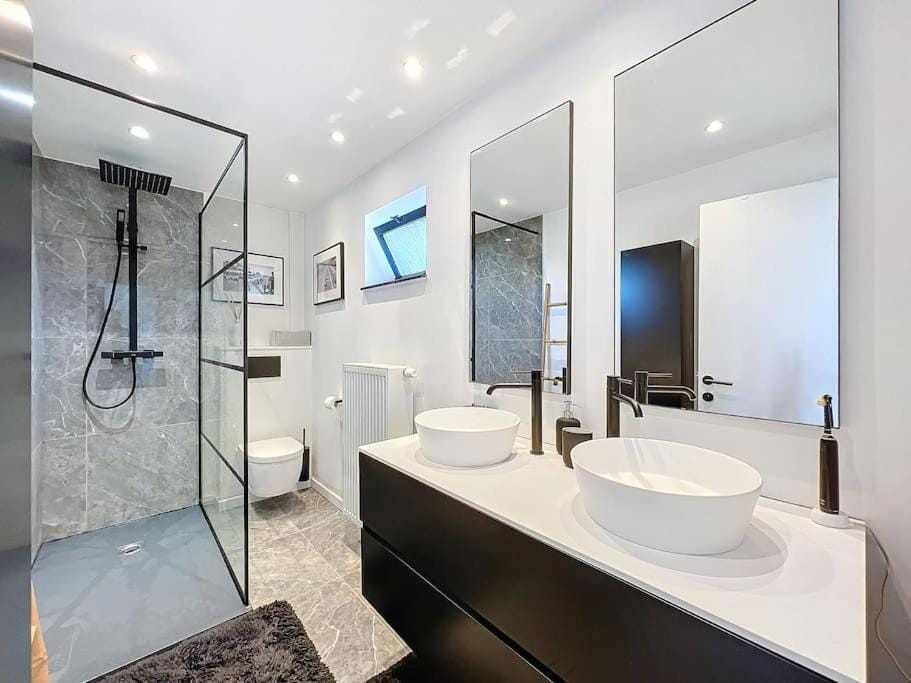 Agréable maison au calme avec jardin privé House in Charleroi