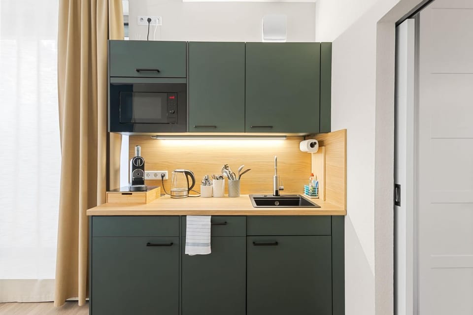 Coffee/tea facilities, Kitchen or kitchenette, minibar, pet friendly, stove