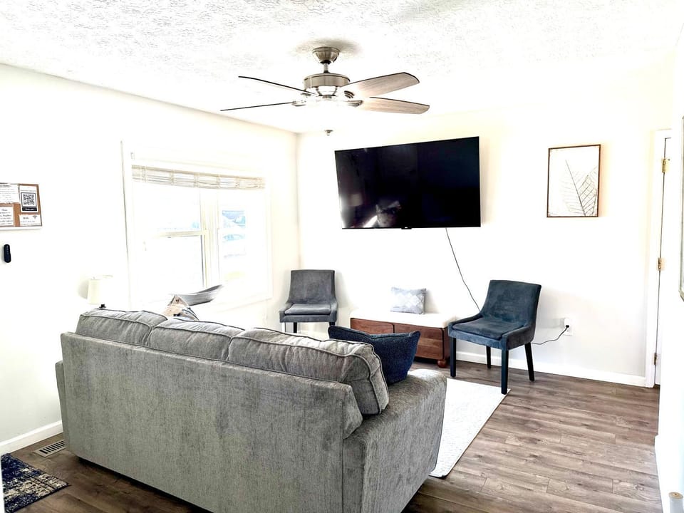 TV and multimedia, Living room, Seating area