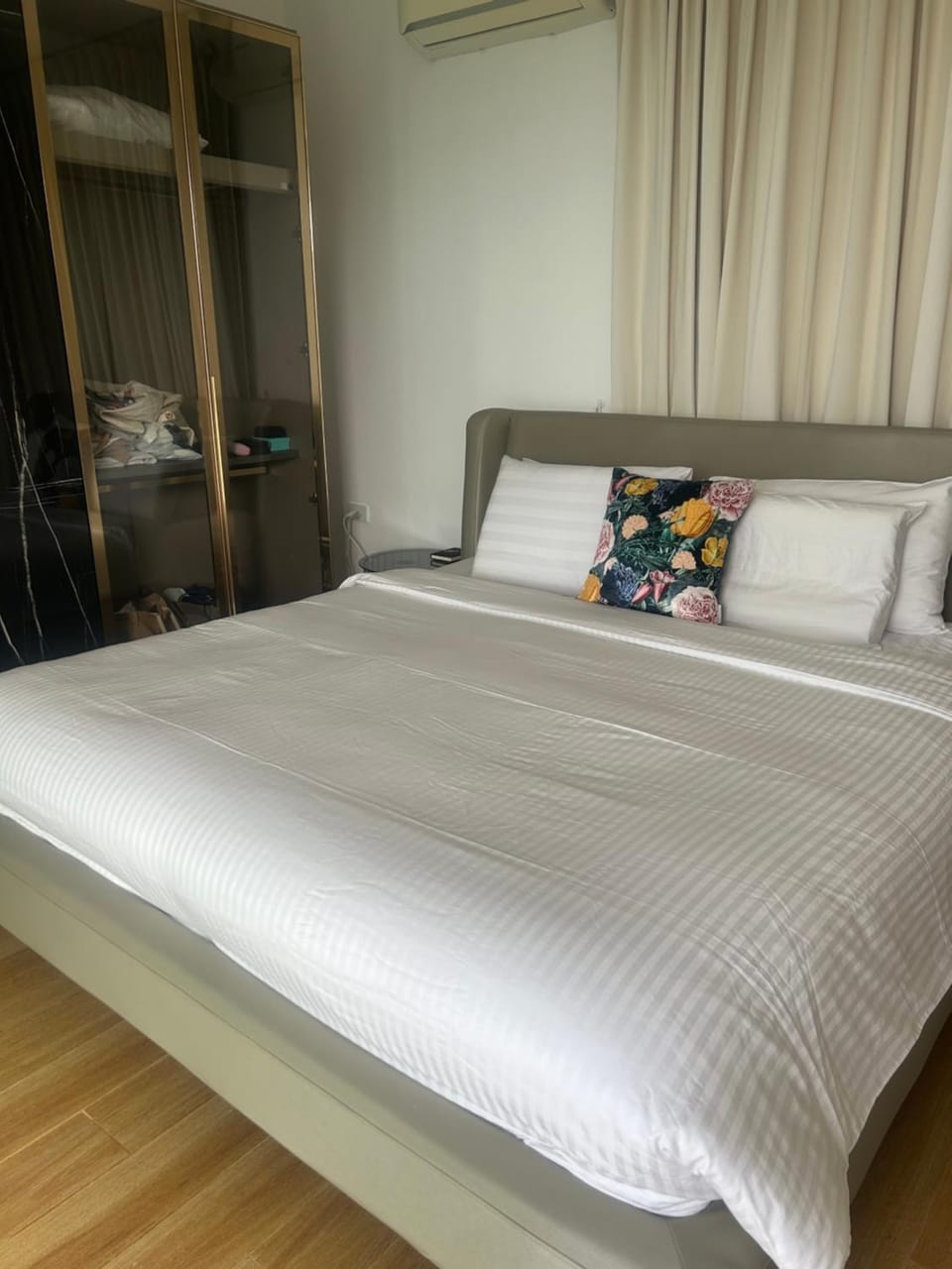 Oceana Kamala Stunning corner Suite Sea View Apartment in Kamala