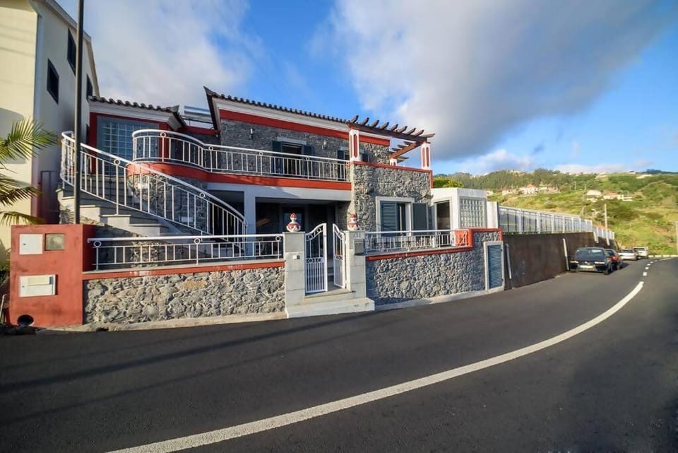 Casa Cabral by MTH House in Madeira District