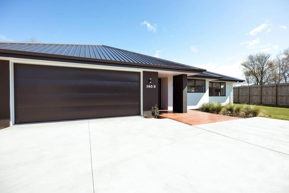 Property building, Day