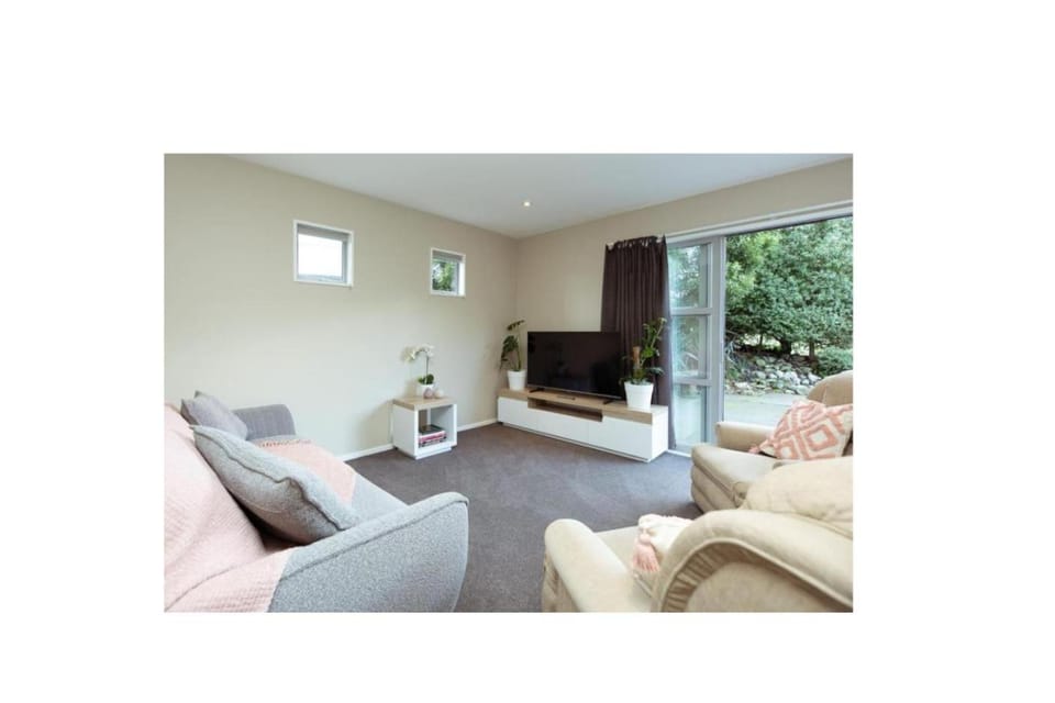 Alpine Nook in Methven's Heart, Walk to Town House in Canterbury