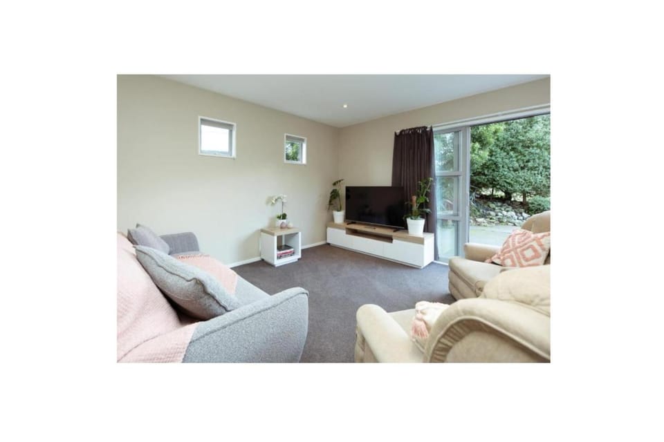 Alpine Nook in Methven's Heart, Walk to Town House in Canterbury