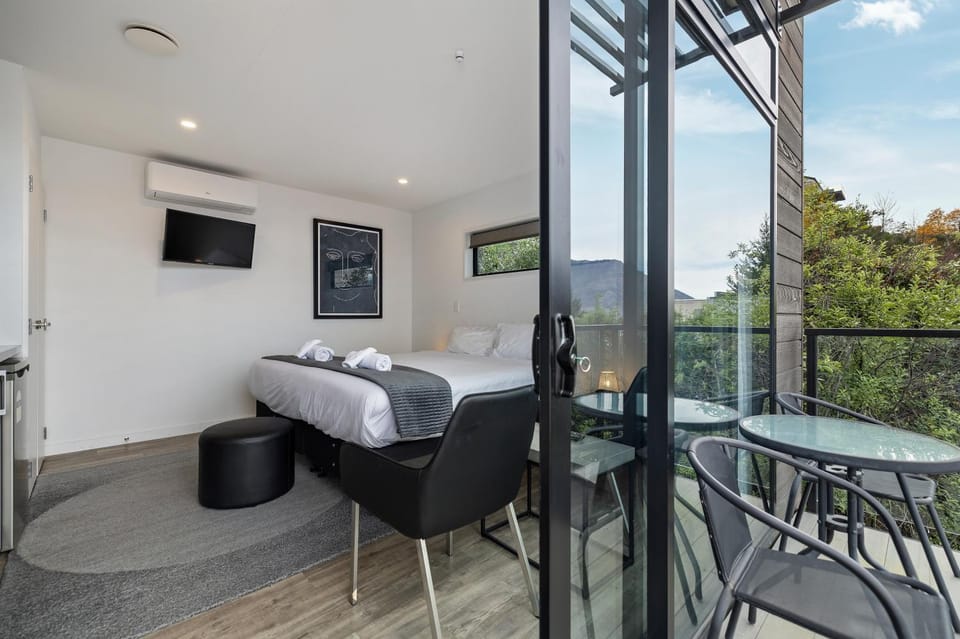 Living room, Bedroom