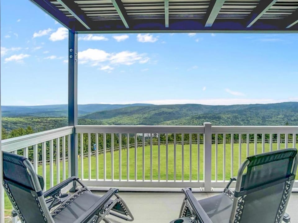 View (from property/room), Mountain view