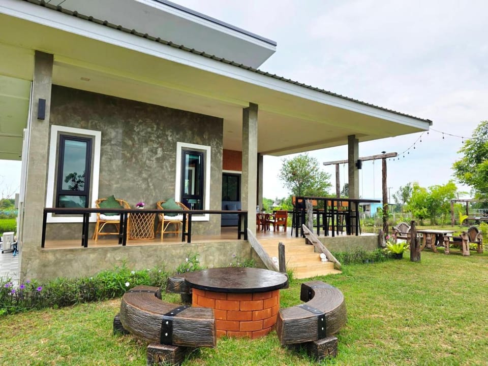 บ้านสวนโฮมสเตย์ Chalet in Thailand