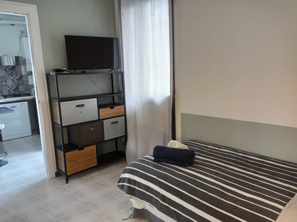 Casa Dori x 6 persone 3 camere, 2 bagni, cucina, a Bergamo pochi minuti dall' aeroporto di Bergamo "Caravaggio" Apartment in Bergamo