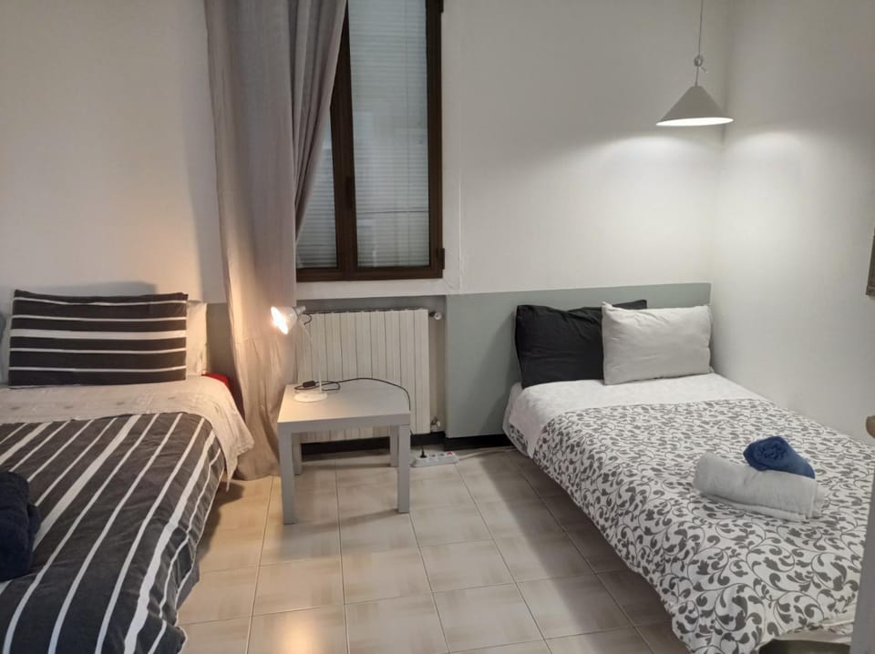 Casa Dori x 6 persone 3 camere, 2 bagni, cucina, a Bergamo pochi minuti dall' aeroporto di Bergamo "Caravaggio" Apartment in Bergamo