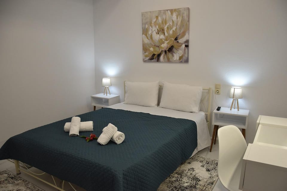 Bedroom, towels