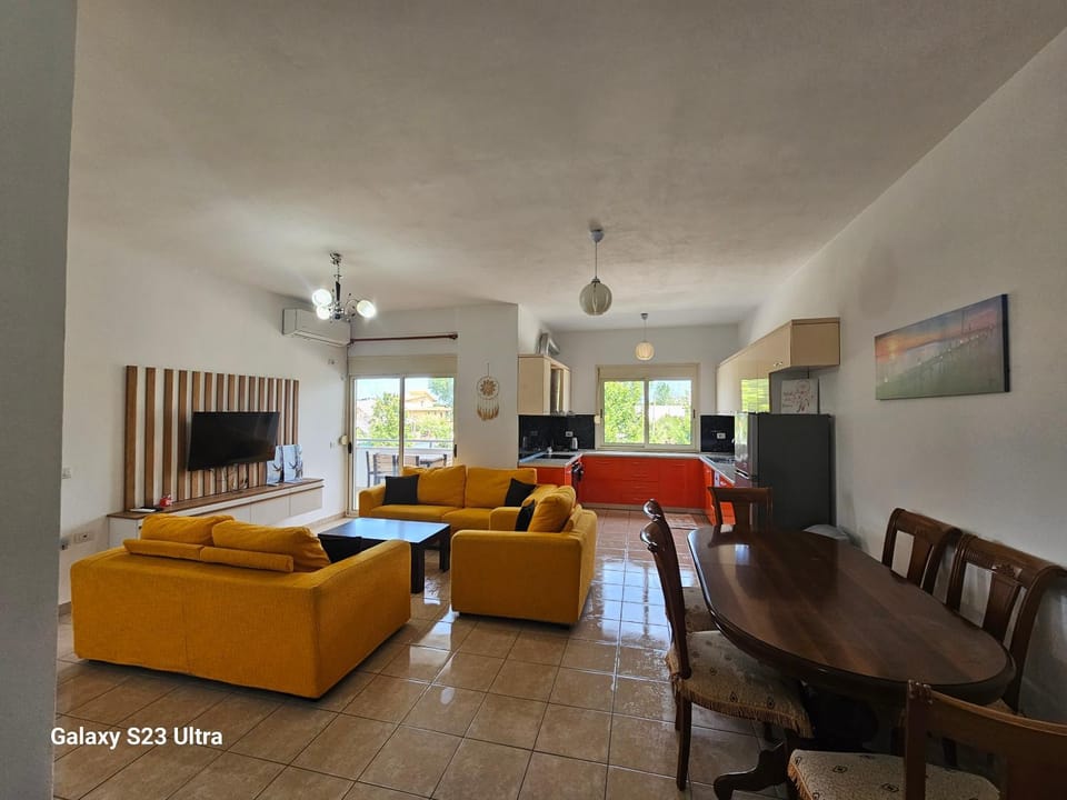 TV and multimedia, Living room, Seating area, Dining area, Evening entertainment