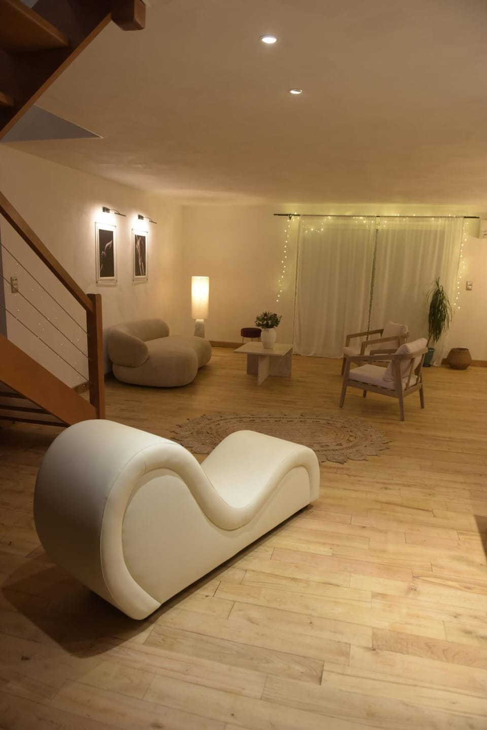 Living room, Photo of the whole room, Seating area, air conditioner, air conditioner