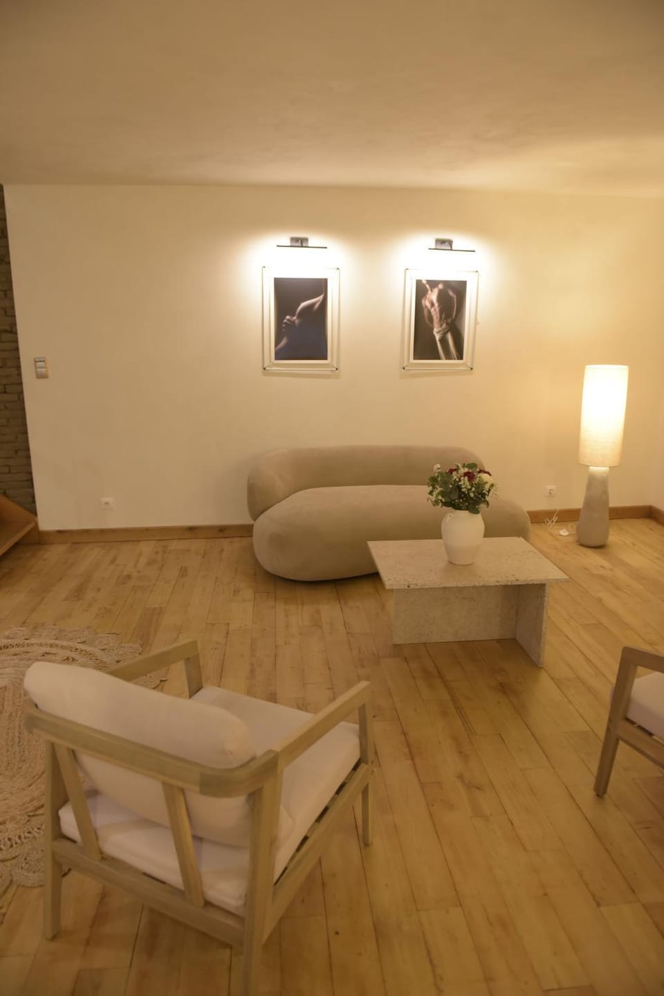 Living room, Seating area, air conditioner, air conditioner
