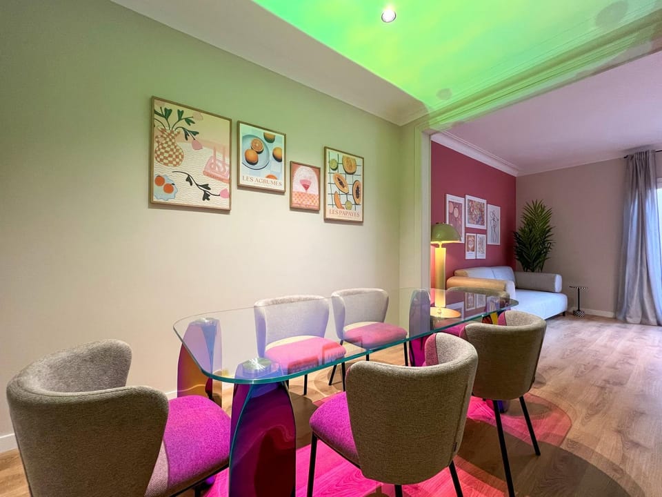 Living room, Seating area, Dining area