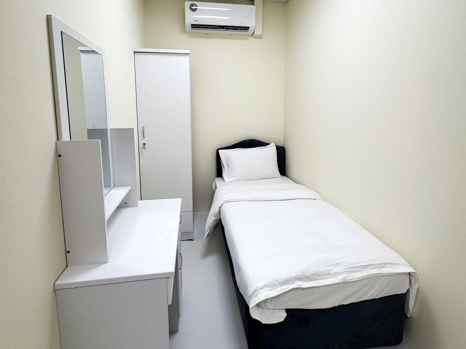 Bed, Photo of the whole room, air conditioner