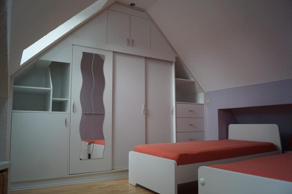 Bed, Bedroom, wardrobe