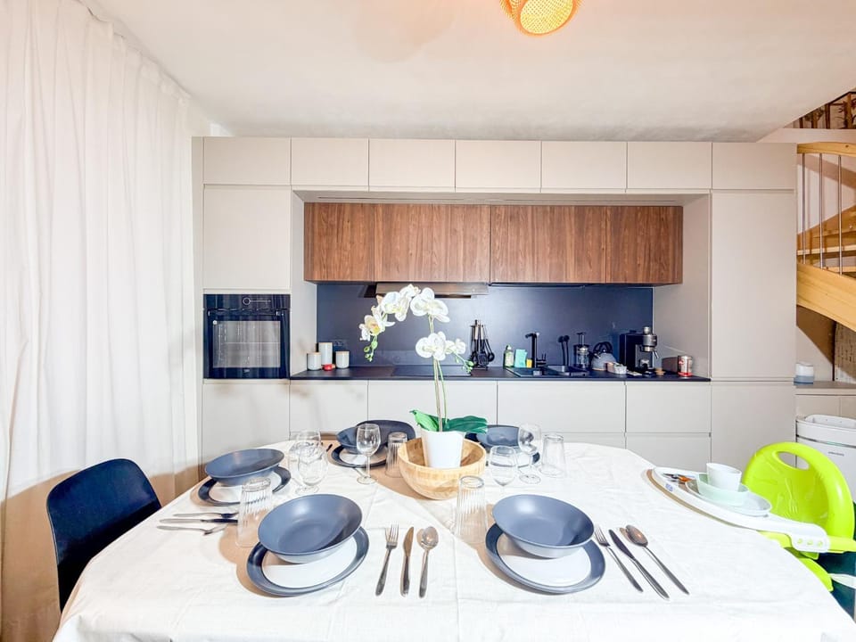 Kitchen or kitchenette, Food and drinks, Dining area, Food, minibar, pet friendly, stove