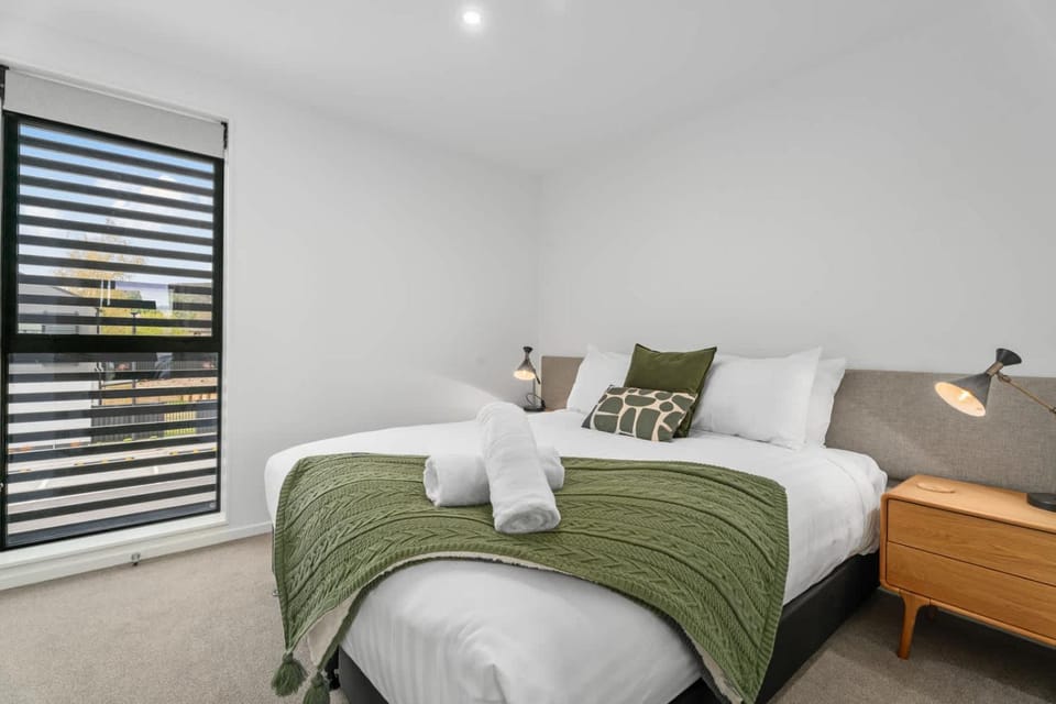 Mt Iron Delight on Rowely House in Wanaka