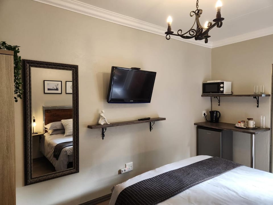 Bedroom, wardrobe