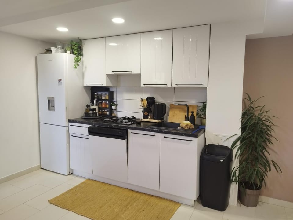Coffee/tea facilities, Kitchen or kitchenette