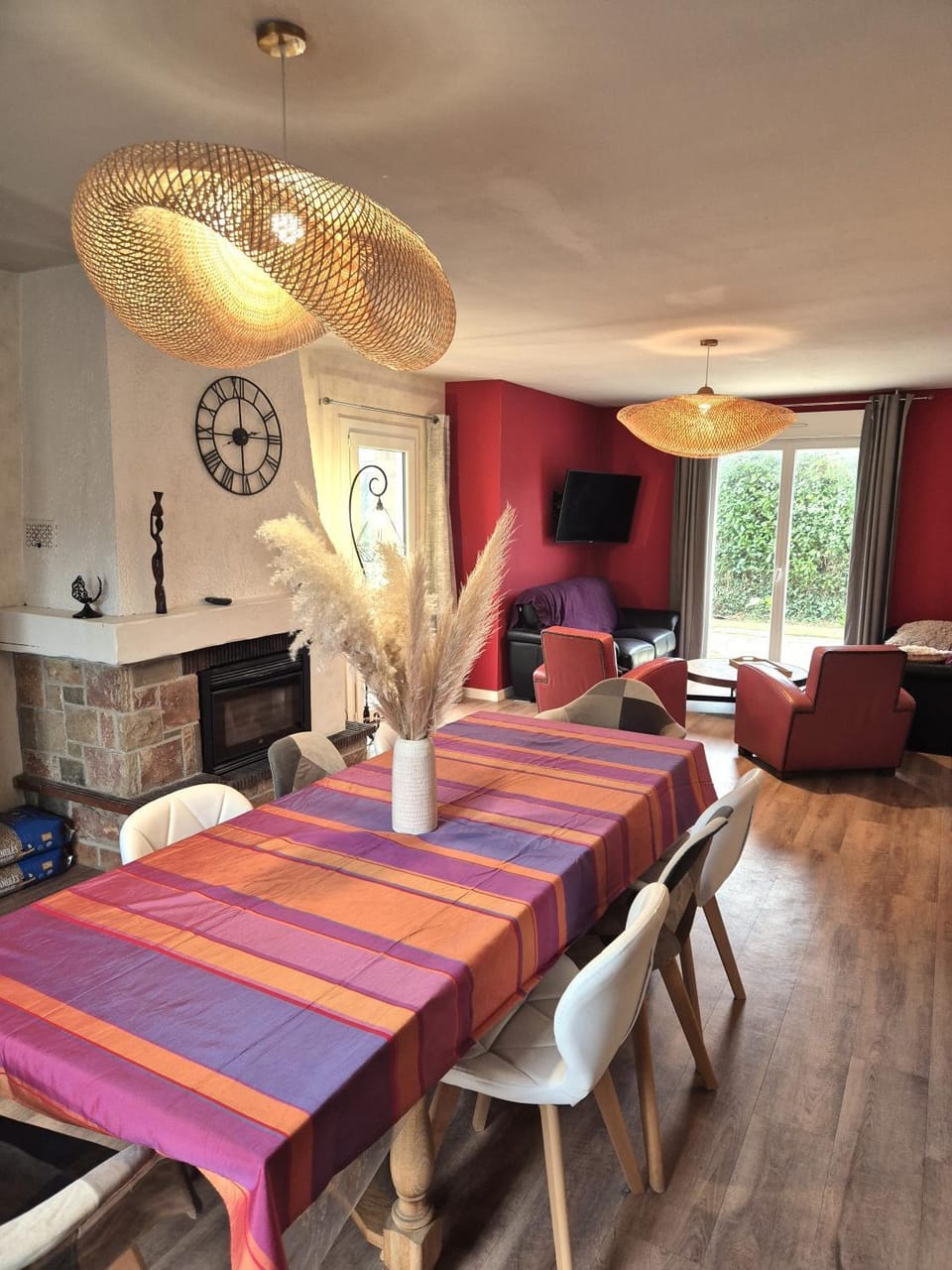 Living room, Seating area, Dining area