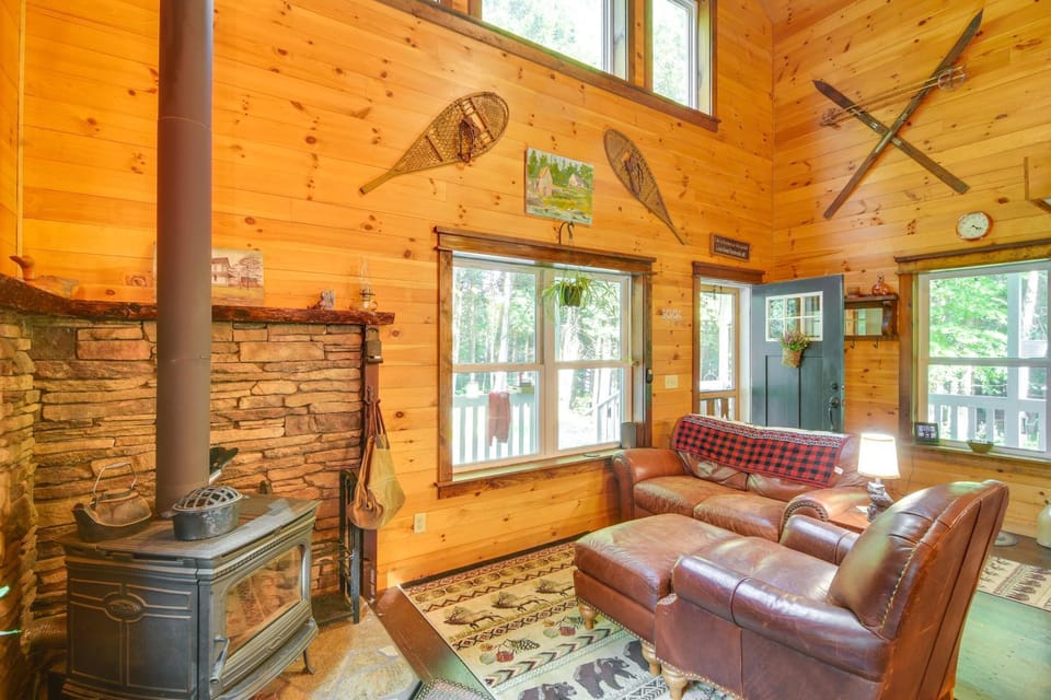 The Locke-ness Pond Cabin in Chesterville! Cabin in Chesterville