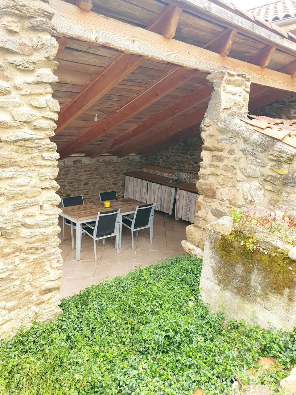 Patio, Dining area, Garden view